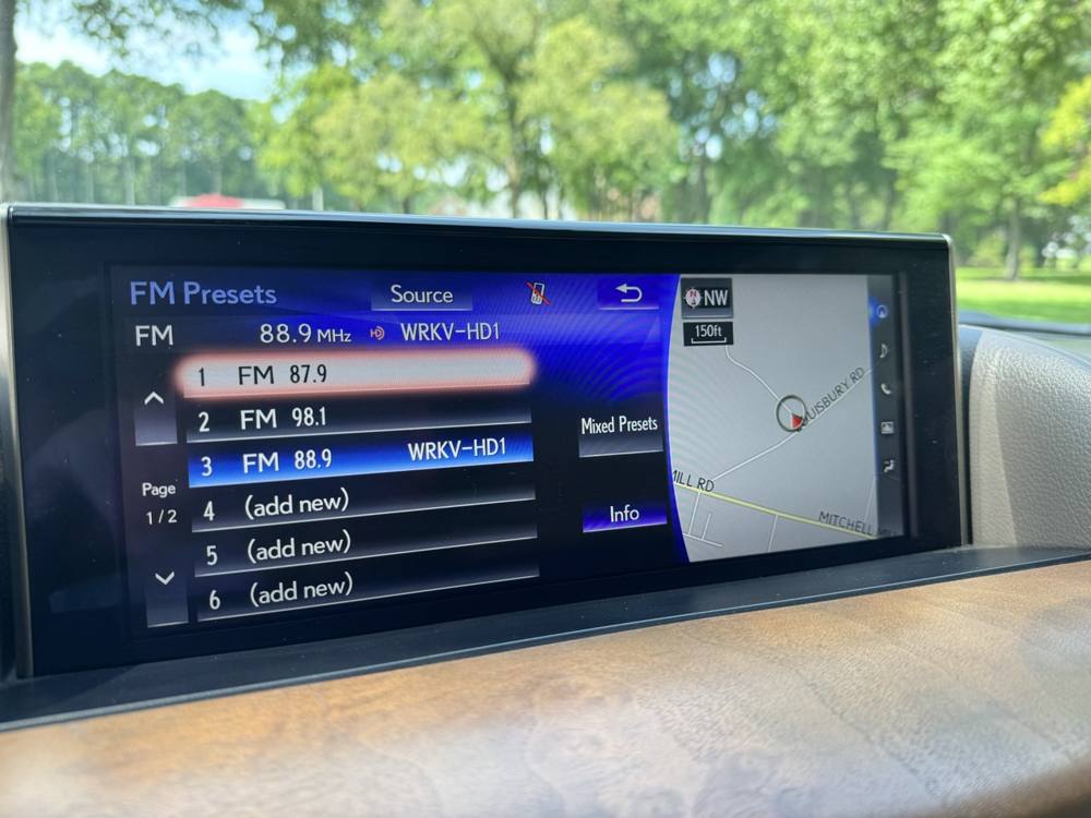 2021 Lexus LX — photo 35 of 42