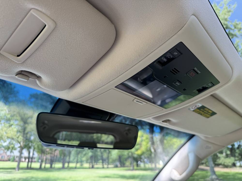 2021 Lexus LX — photo 39 of 42