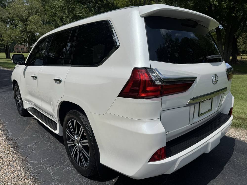 2021 Lexus LX — photo 4 of 42