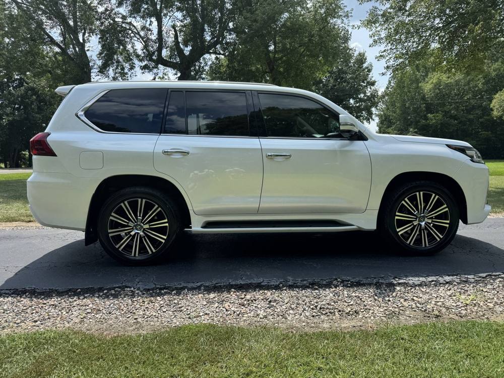 2021 Lexus LX — photo 7 of 42