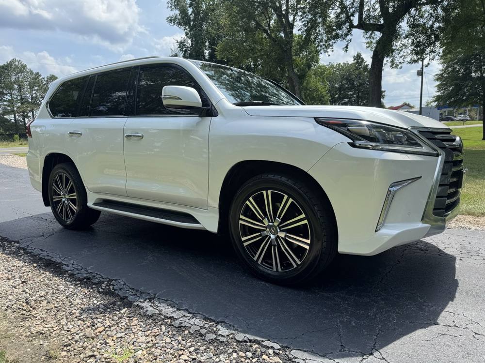 2021 Lexus LX — photo 8 of 42