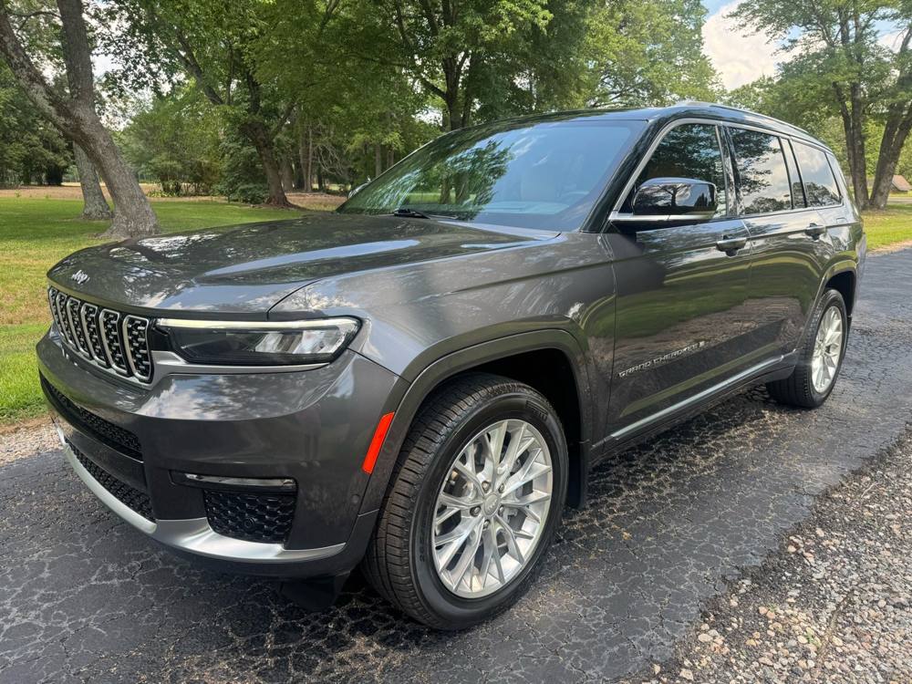 2021 Jeep Grand Cherokee L — photo 2 of 44