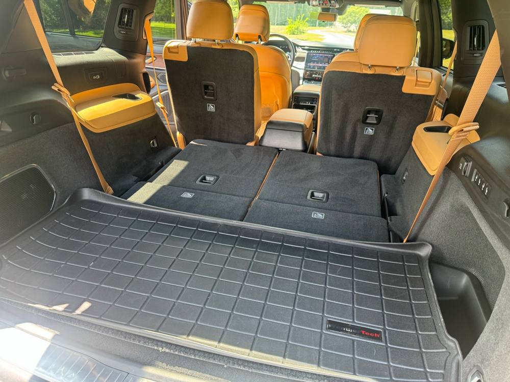 2021 Jeep Grand Cherokee L — photo 23 of 44