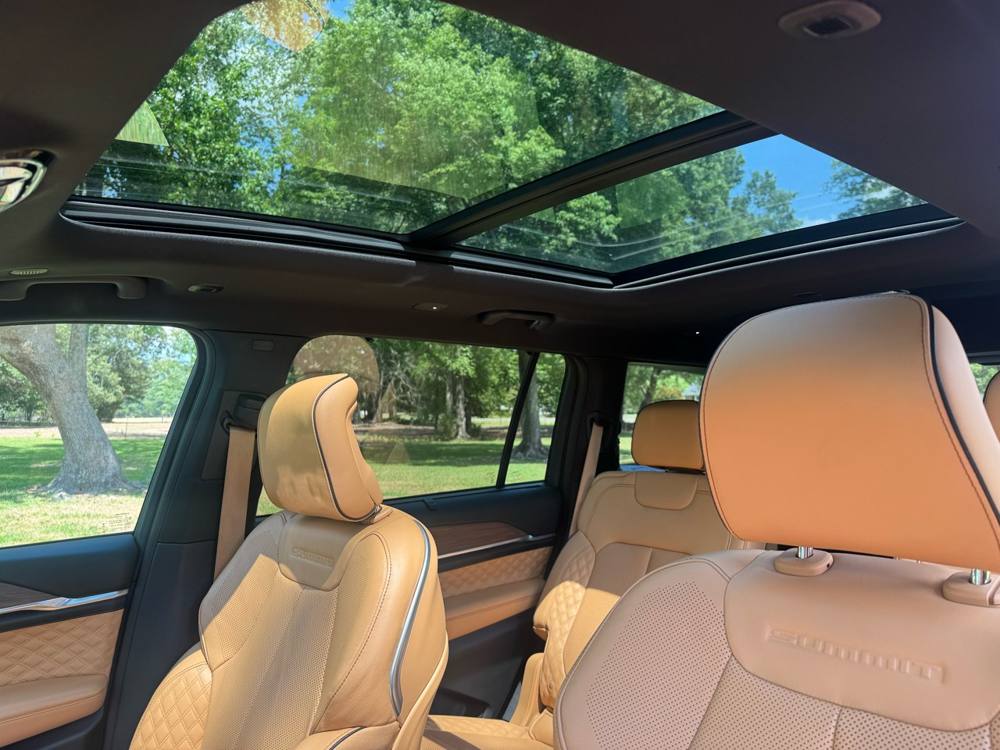 2021 Jeep Grand Cherokee L — photo 24 of 44