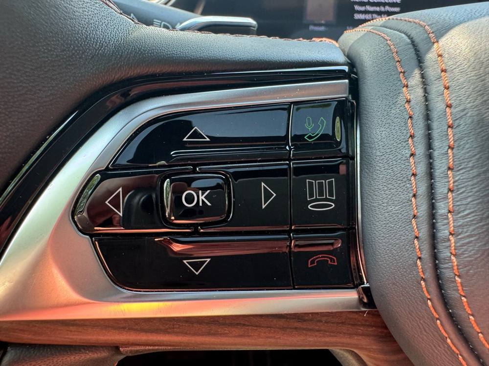 2021 Jeep Grand Cherokee L — photo 27 of 44