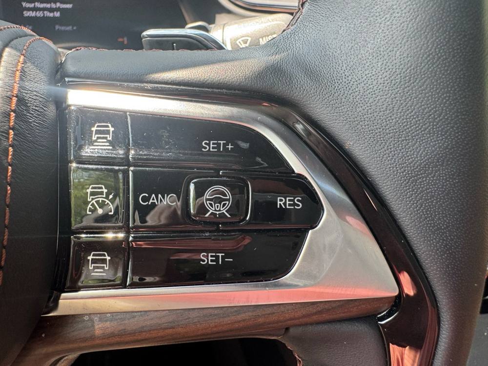 2021 Jeep Grand Cherokee L — photo 28 of 44