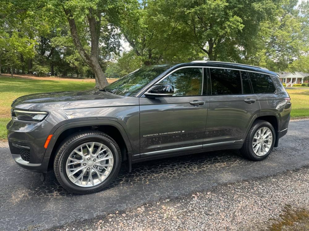 2021 Jeep Grand Cherokee L — photo 3 of 44