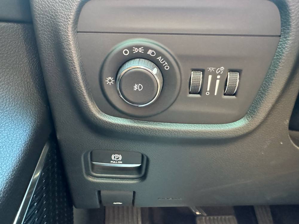2021 Jeep Grand Cherokee L — photo 31 of 44