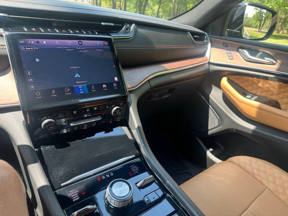 2021 Jeep Grand Cherokee L — photo 39 of 44