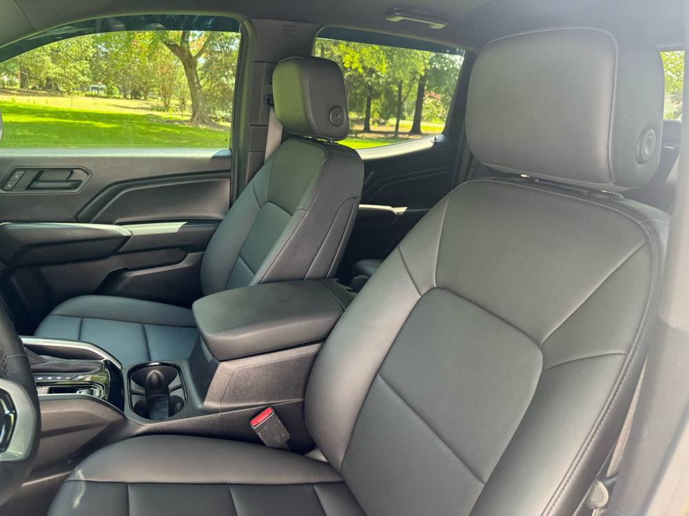 2025 Chevrolet Colorado — photo 18 of 42