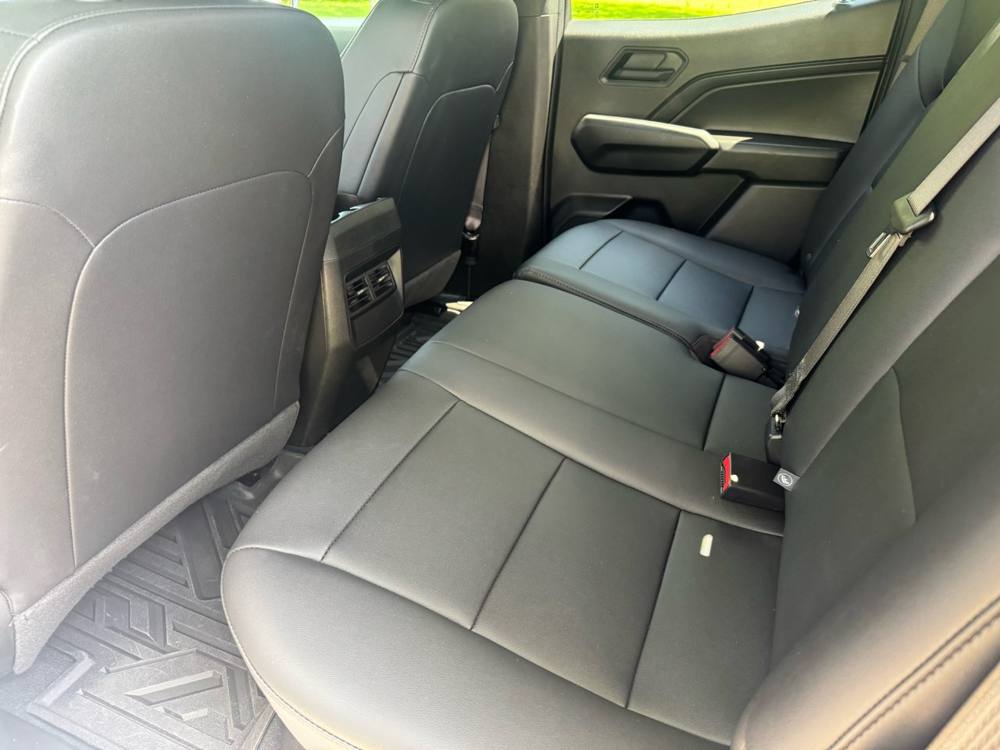2025 Chevrolet Colorado — photo 21 of 42