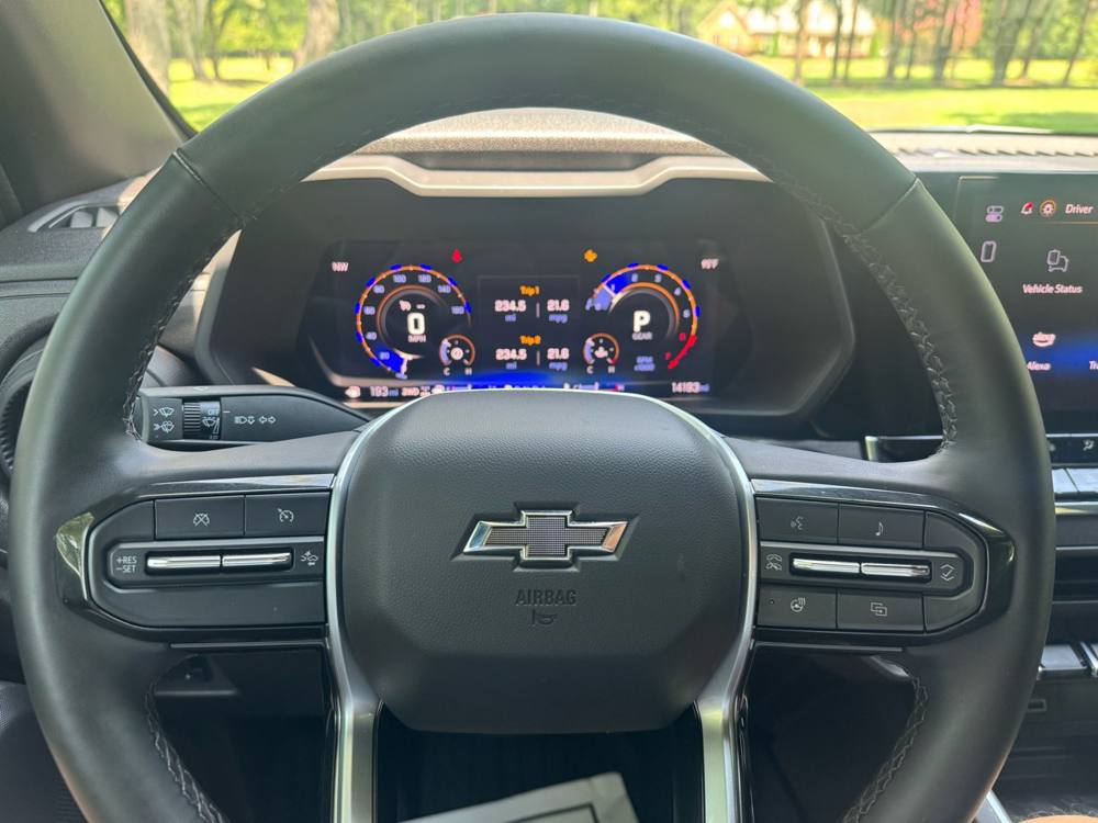 2025 Chevrolet Colorado — photo 22 of 42