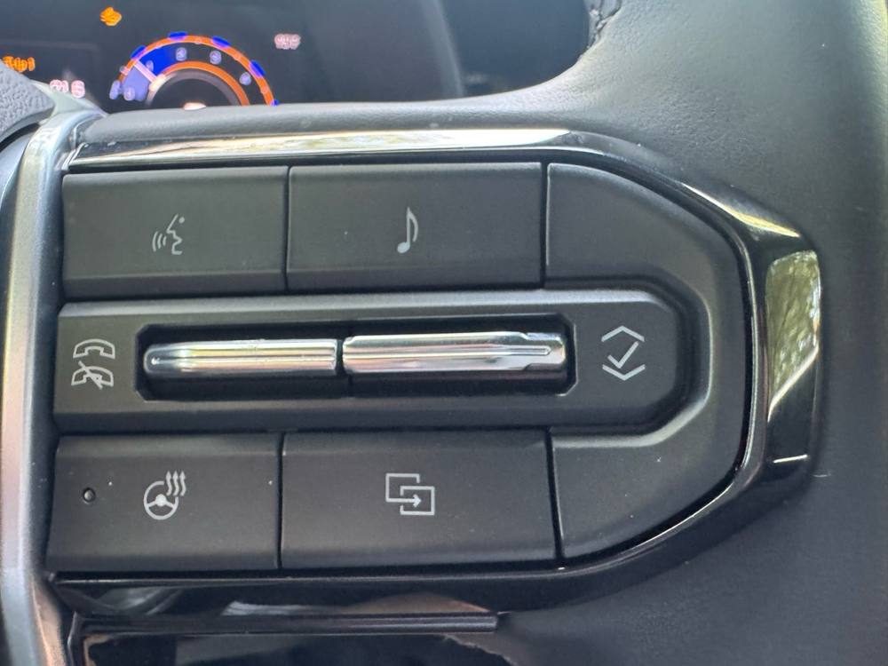 2025 Chevrolet Colorado — photo 24 of 42