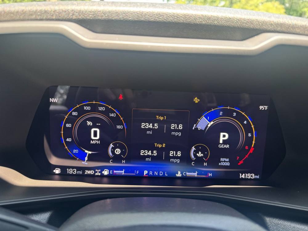 2025 Chevrolet Colorado — photo 26 of 42