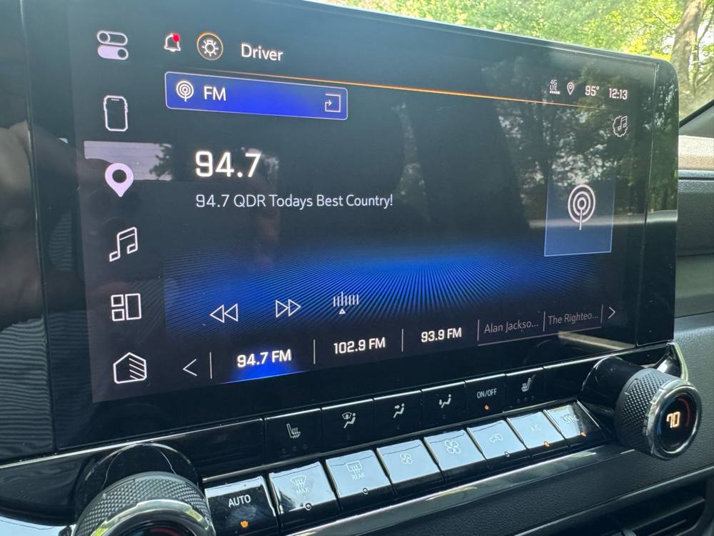 2025 Chevrolet Colorado — photo 30 of 42