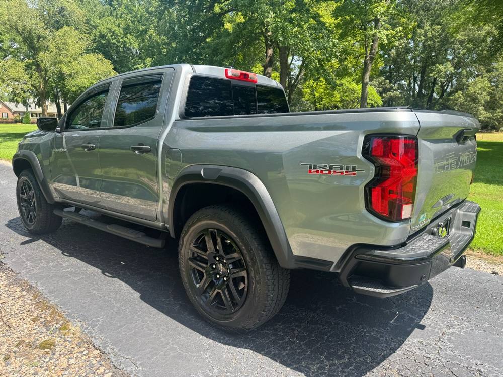 2025 Chevrolet Colorado — photo 5 of 42
