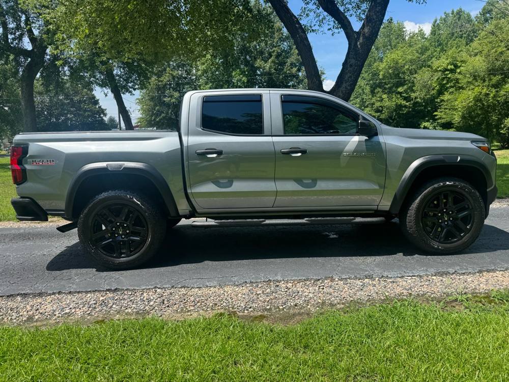 2025 Chevrolet Colorado — photo 8 of 42