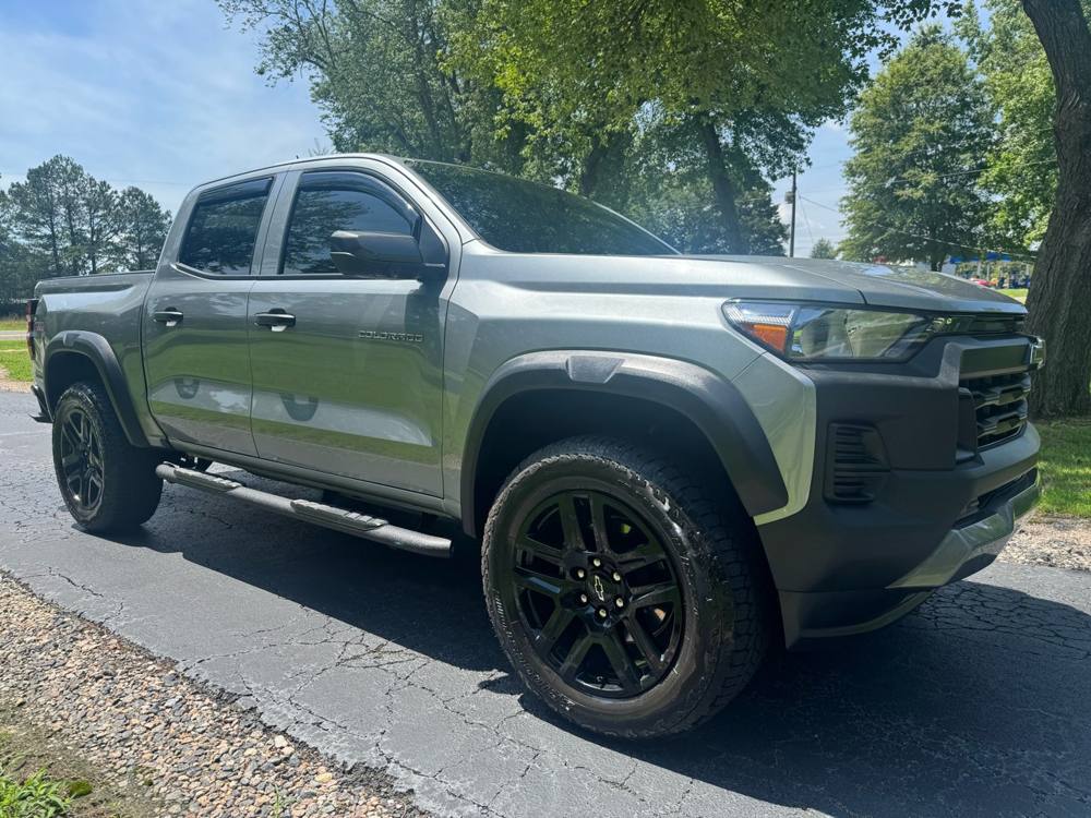 2025 Chevrolet Colorado — photo 9 of 42