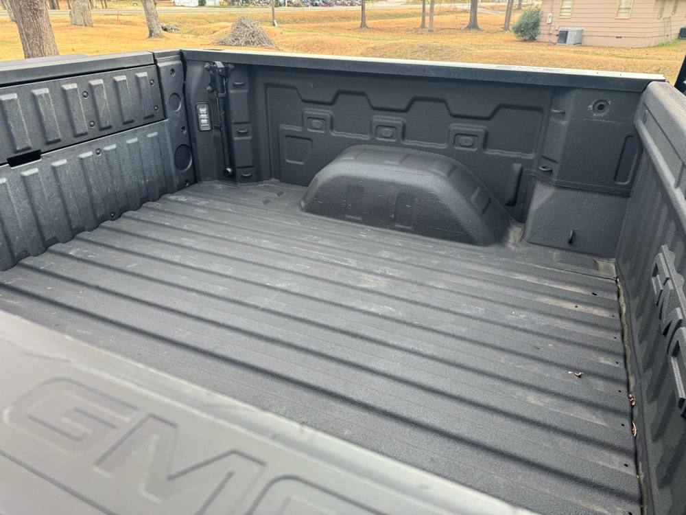 2022 GMC Sierra 1500 — photo 14 of 40