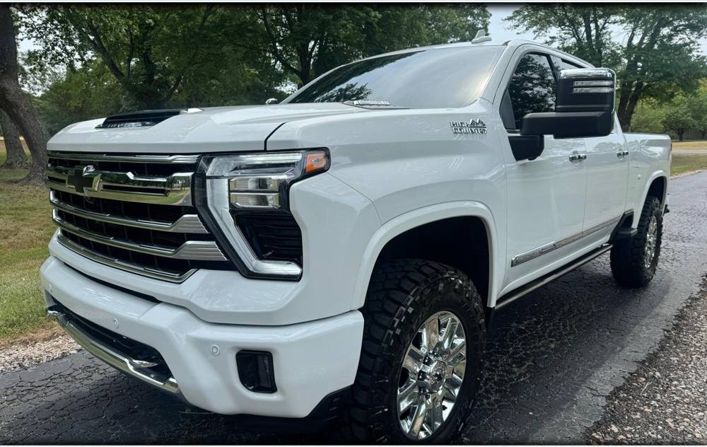 2024 Chevrolet Silverado 2500HD — photo 1 of 45