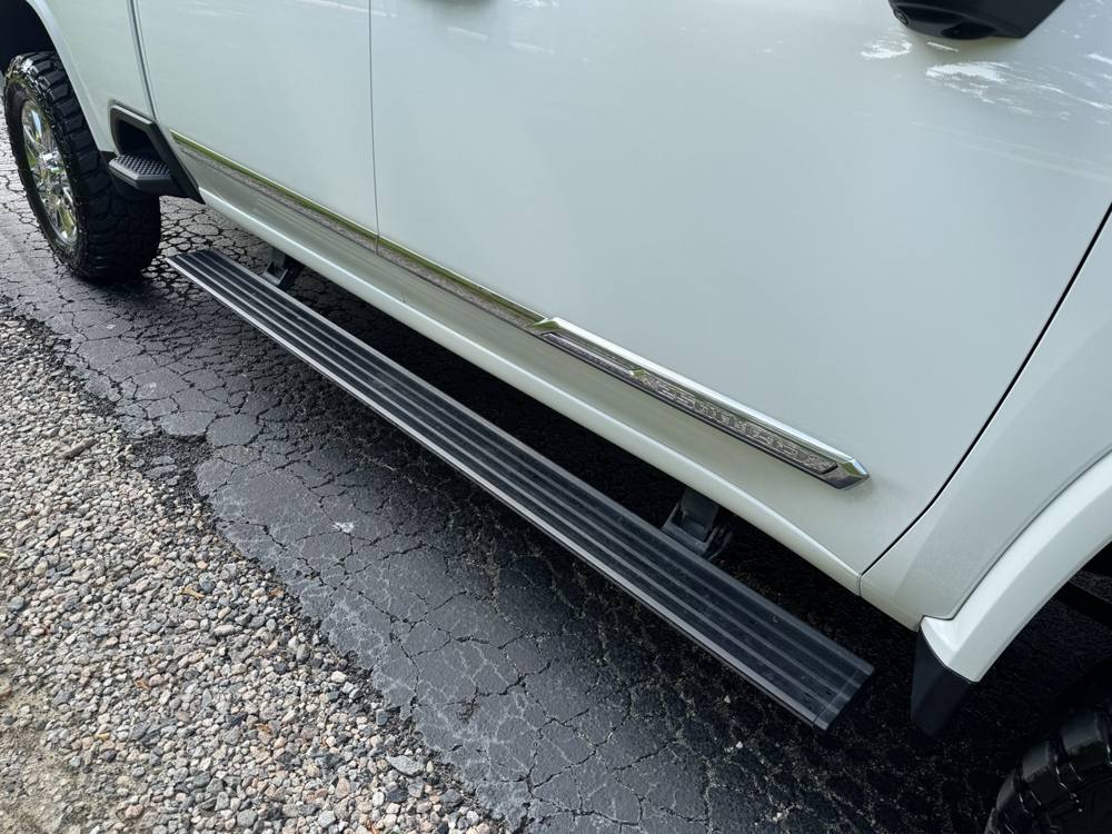 2024 Chevrolet Silverado 2500HD — photo 16 of 45