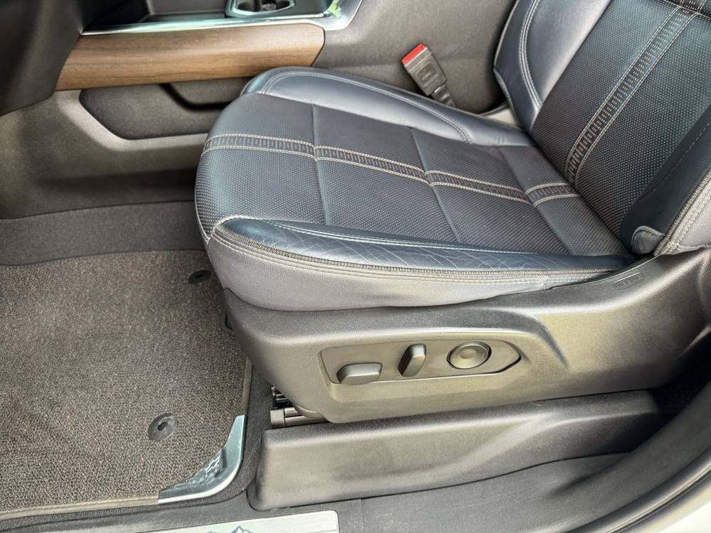 2024 Chevrolet Silverado 2500HD — photo 20 of 45