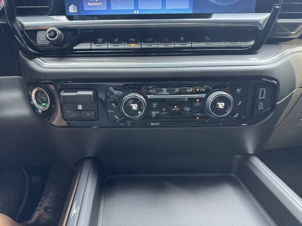 2024 Chevrolet Silverado 2500HD — photo 38 of 45