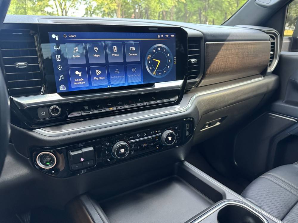 2024 Chevrolet Silverado 2500HD — photo 39 of 45
