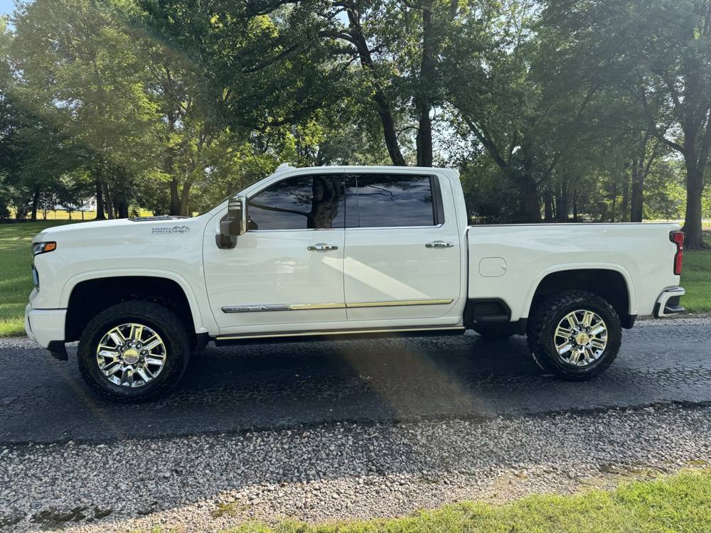 2024 Chevrolet Silverado 2500HD — photo 4 of 45