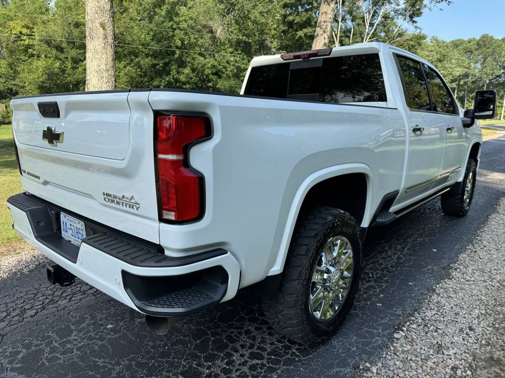 2024 Chevrolet Silverado 2500HD — photo 8 of 45