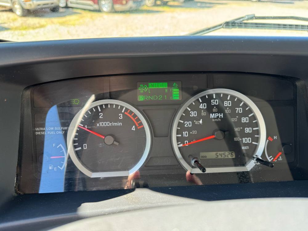 2017 Isuzu NRR DSL REG AT — photo 16 of 28
