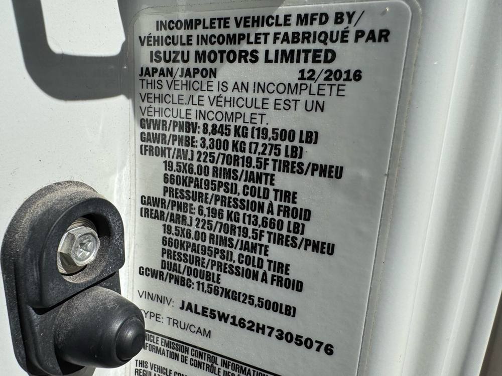 2017 Isuzu NRR DSL REG AT — photo 25 of 28