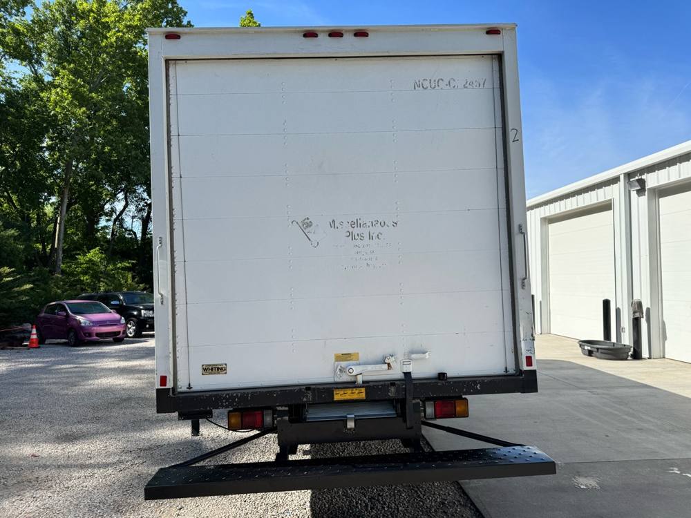 2017 Isuzu NRR DSL REG AT — photo 5 of 28