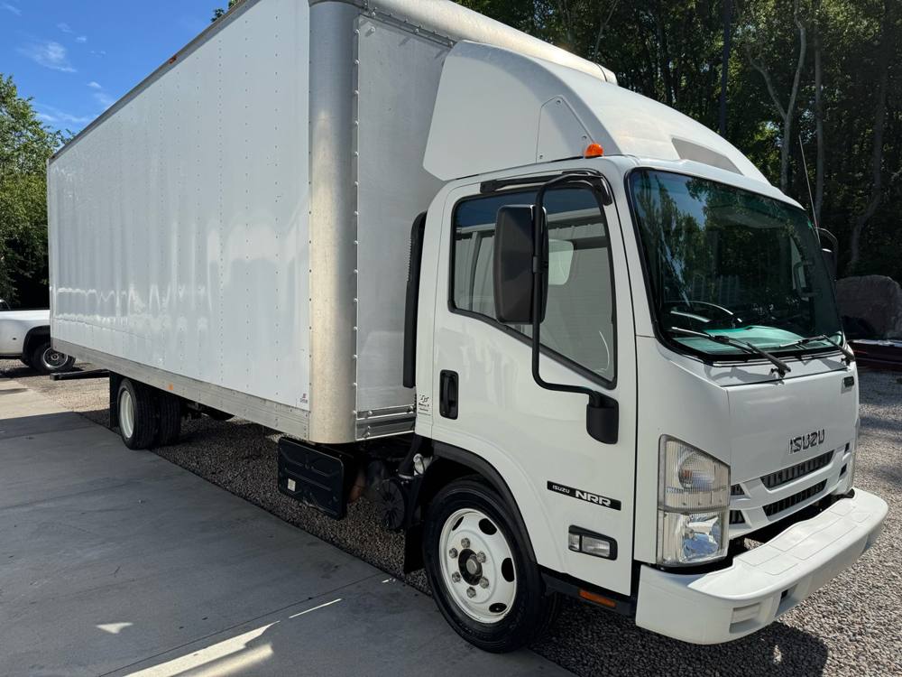 2017 Isuzu NRR DSL REG AT — photo 9 of 28