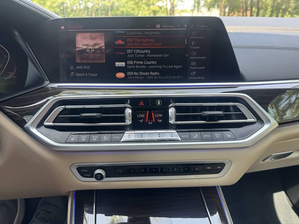 2019 BMW X5 — photo 33 of 41