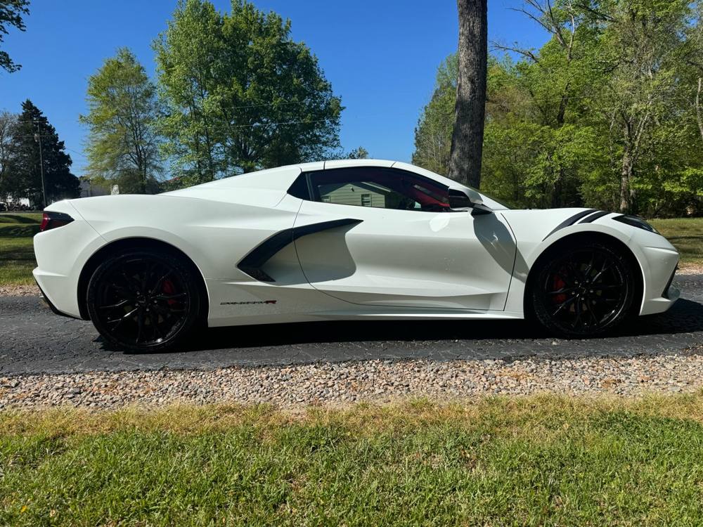 2024 Chevrolet Corvette — photo 10 of 41