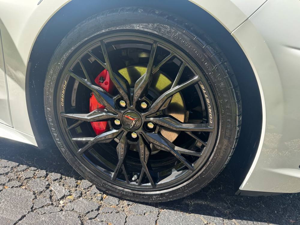 2024 Chevrolet Corvette — photo 14 of 41