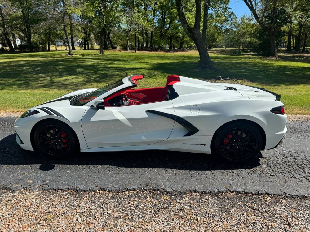 2024 Chevrolet Corvette — photo 23 of 41