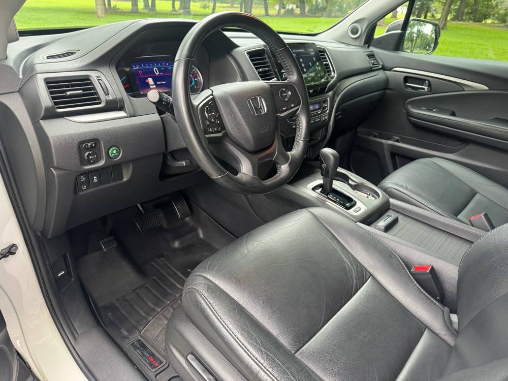 2020 Honda Pilot — photo 13 of 40