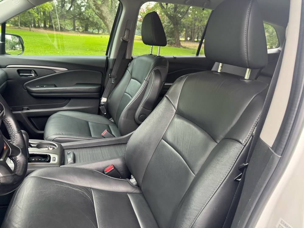 2020 Honda Pilot — photo 14 of 40