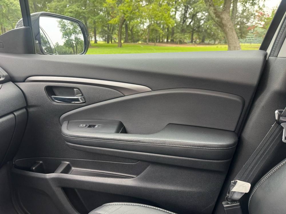 2020 Honda Pilot — photo 31 of 40