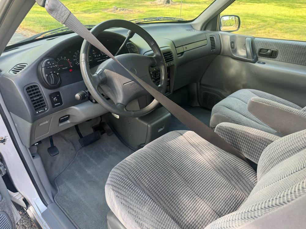 1995 Mercury Villager Wagon — photo 12 of 33