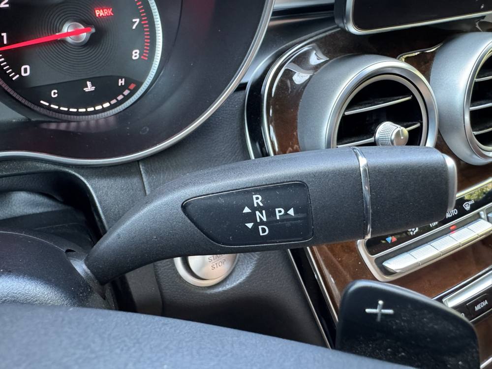 2018 Mercedes-Benz GLC — photo 29 of 45