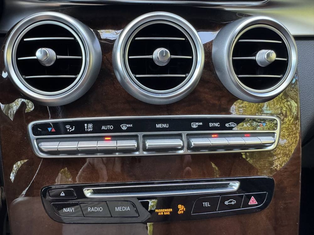 2018 Mercedes-Benz GLC — photo 38 of 45