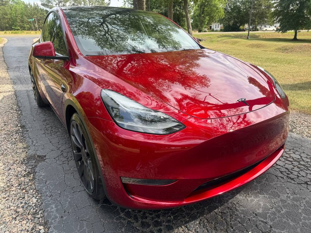 2024 Tesla Model Y — photo 10 of 27