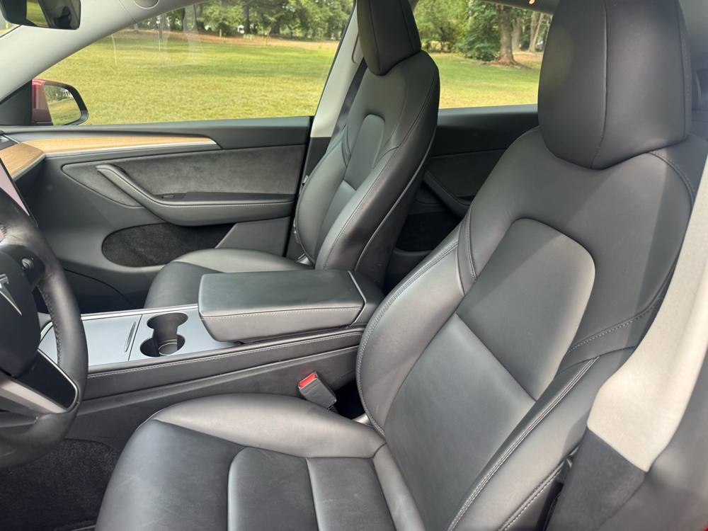 2024 Tesla Model Y — photo 17 of 27