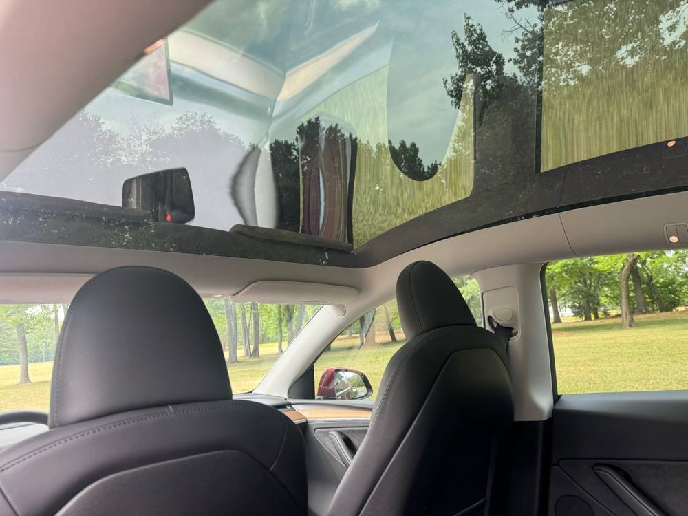 2024 Tesla Model Y — photo 21 of 27