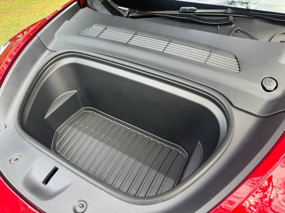 2024 Tesla Model Y — photo 24 of 27