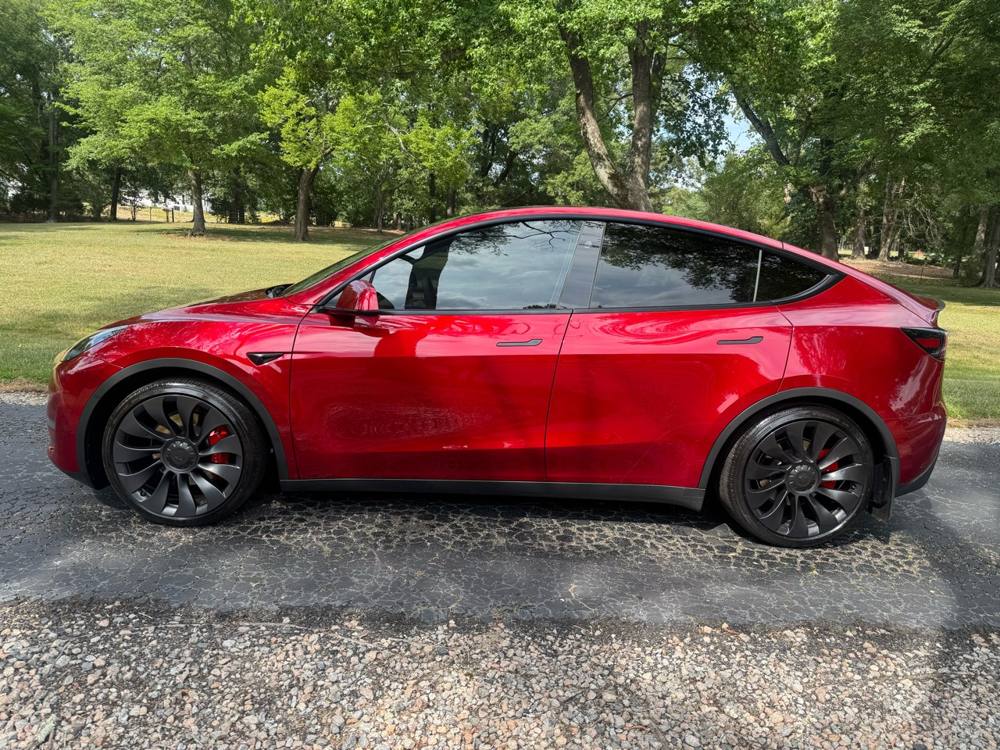 2024 Tesla Model Y — photo 3 of 27