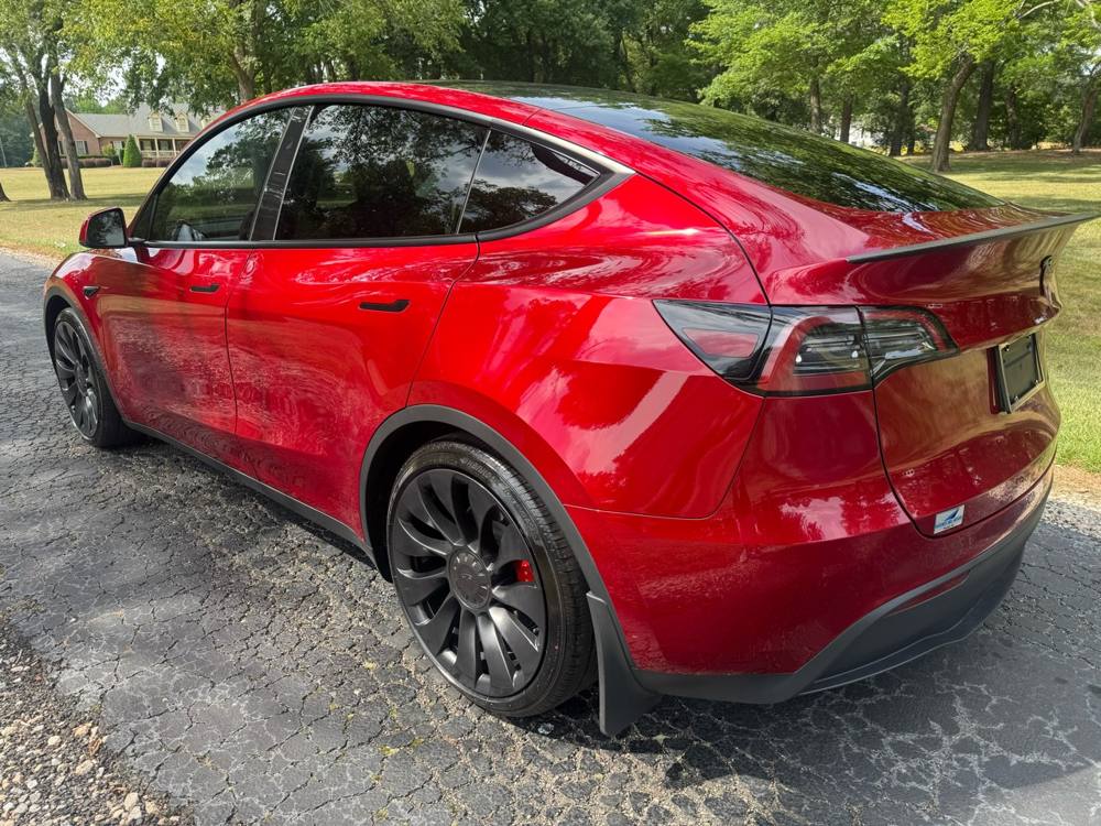 2024 Tesla Model Y — photo 4 of 27